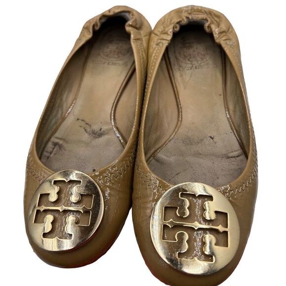 Tory Burch Reva Metal Logo Tumbled Patent Grain Size 5 - Picture 2 of 7